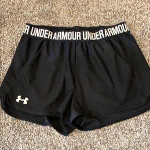 Under armour shorts with pocket
